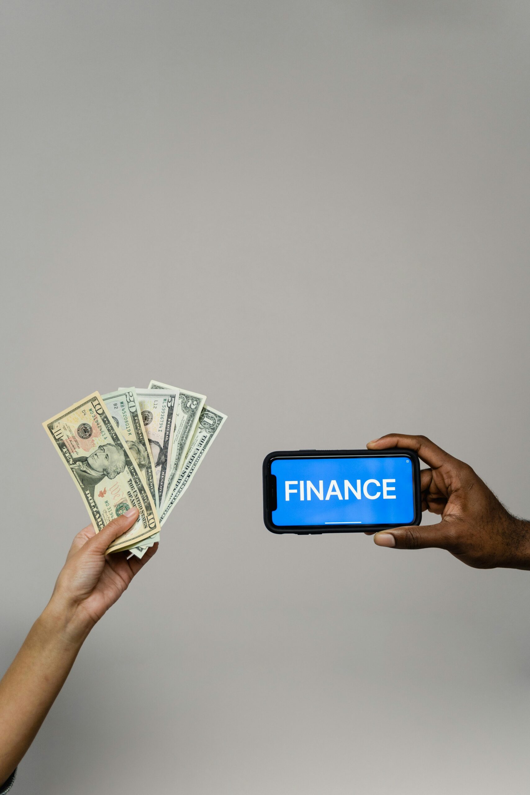 7 Best AI Tools to Help Students & Beginners Manage Money Smarter